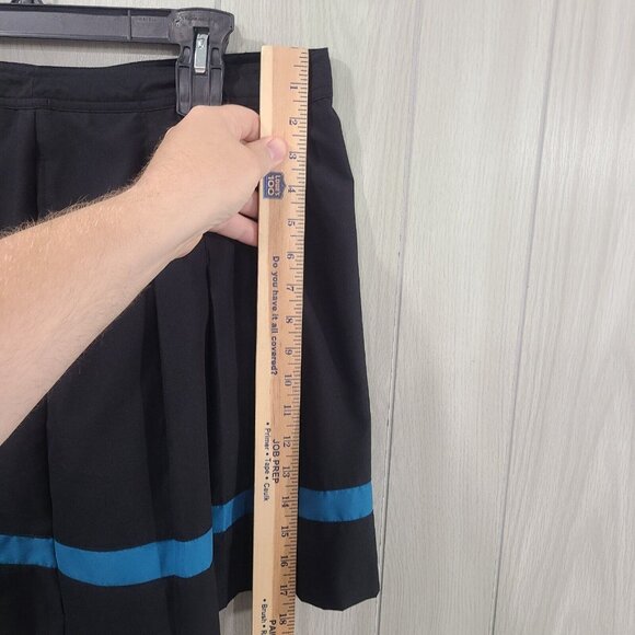 Izod XFG Cool FX Pleated Golf Skort Black w/Blue Stripe Size 12 - Picture 6 of 6